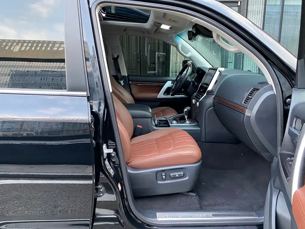Toyota Land Cruiser 2019 — фото 24