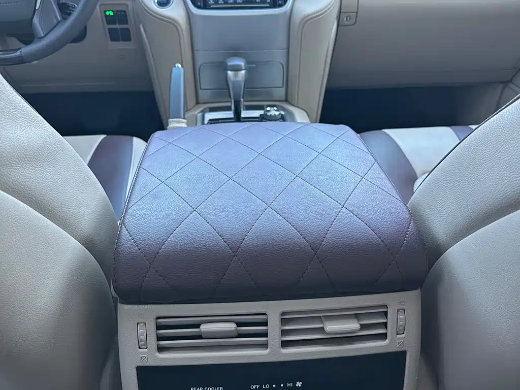 Toyota Land Cruiser 2019 — фото 10