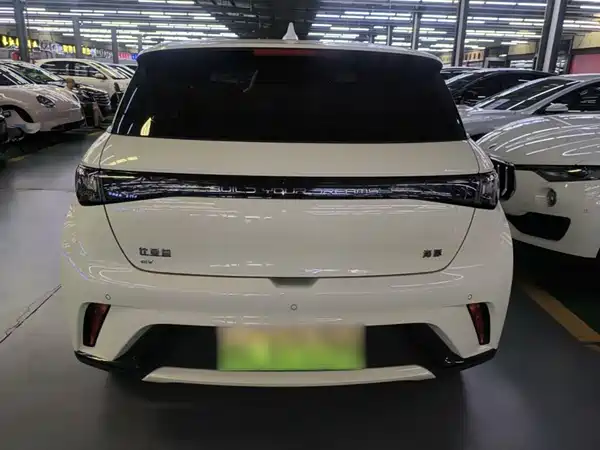 BYD Dolphin 2025