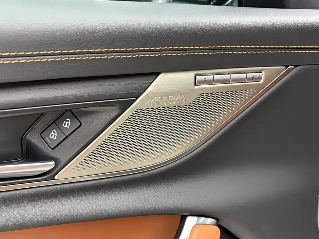 Jaguar XFL 2024 — фото 13