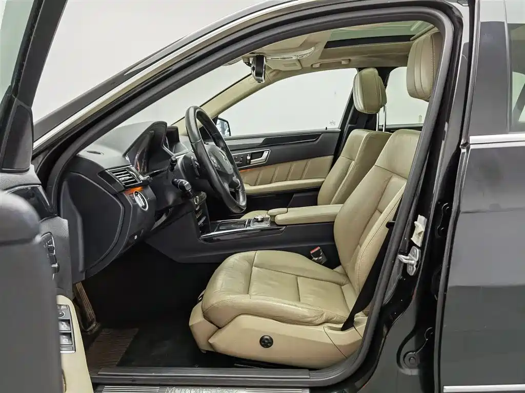 Mercedes-Benz E-Class 2013 — фото 10