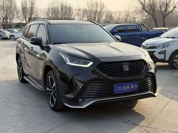Toyota Crown Kluger 2022