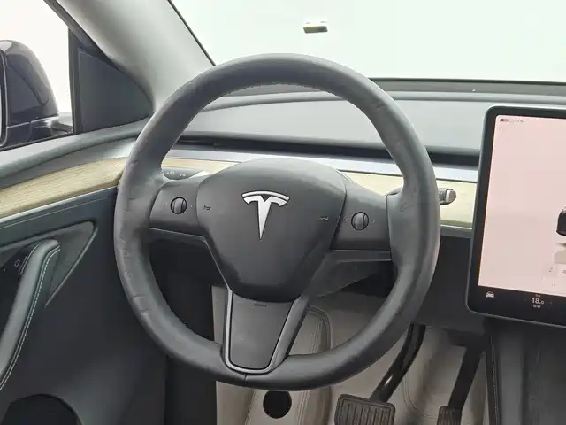 Tesla Model Y 2023 — фото 7