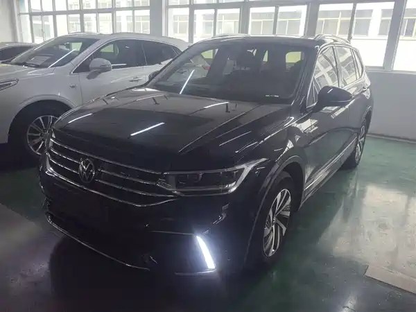 Volkswagen Tiguan L Plug-In Hybrid 2022