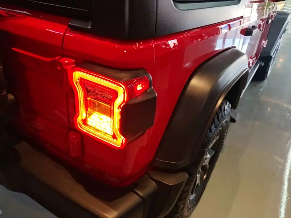 Jeep Wrangler 2019 — фото 8
