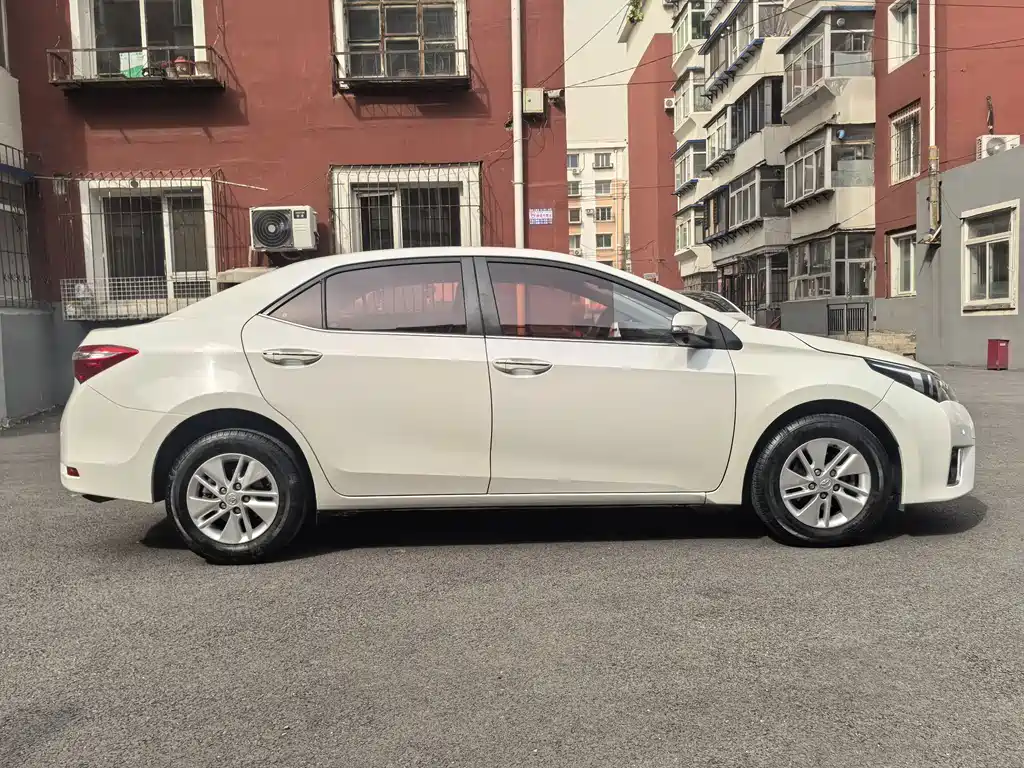 Toyota Corolla 2017 — фото 2