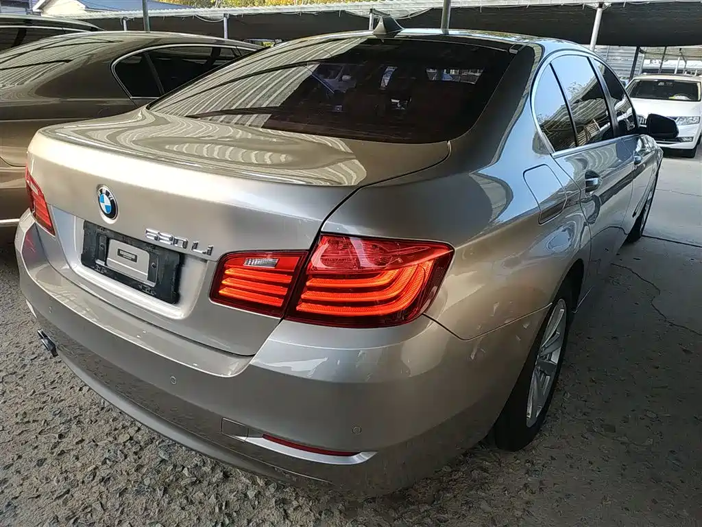 BMW 5 Series 2016 — фото 23