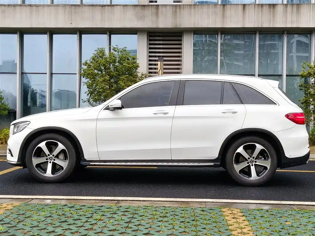 Mercedes-Benz GLC 2018 — фото 3