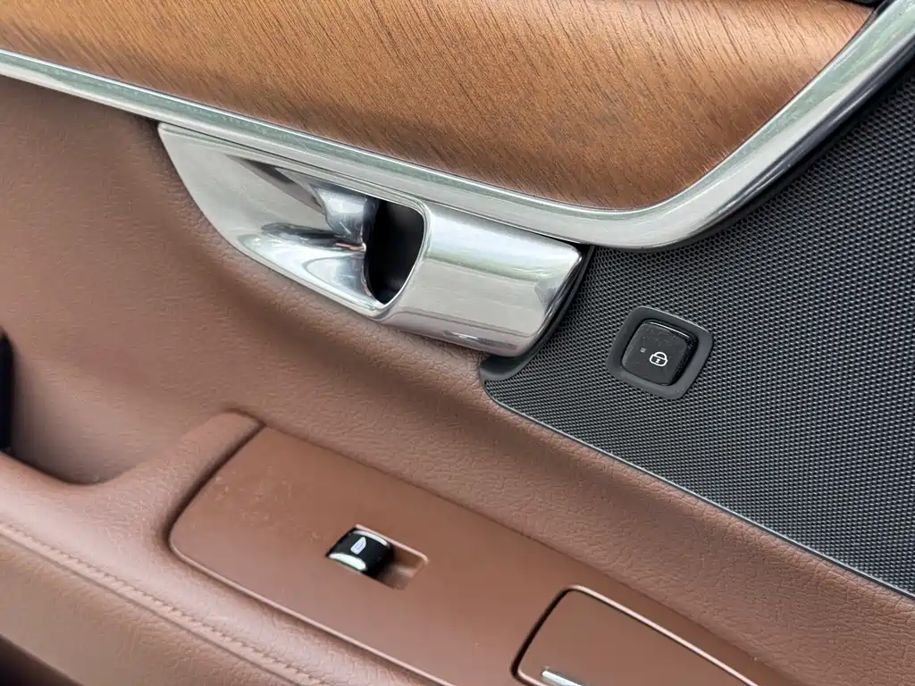 Volvo S90 2020 — фото 15