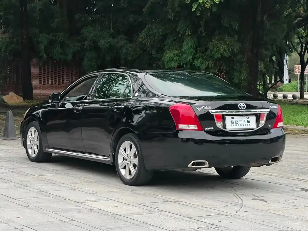 Toyota Crown 2011 — фото 17