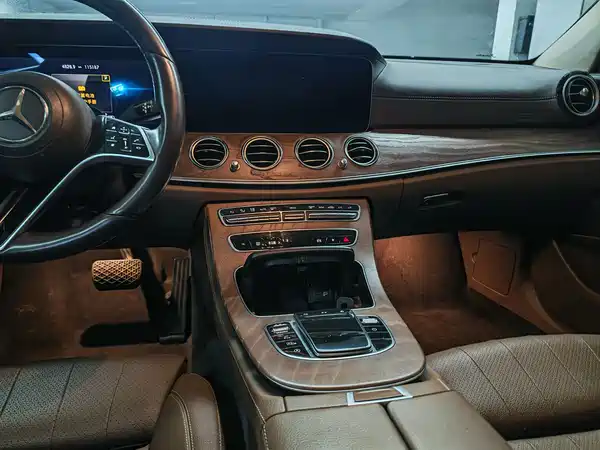 Mercedes-Benz E-Class 2022