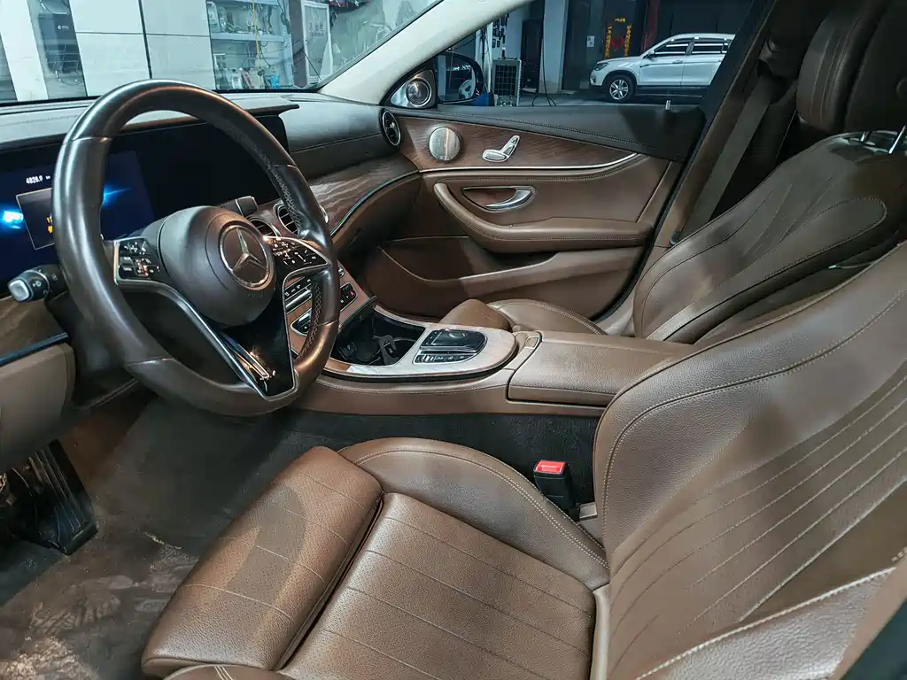 Mercedes-Benz E-Class 2022