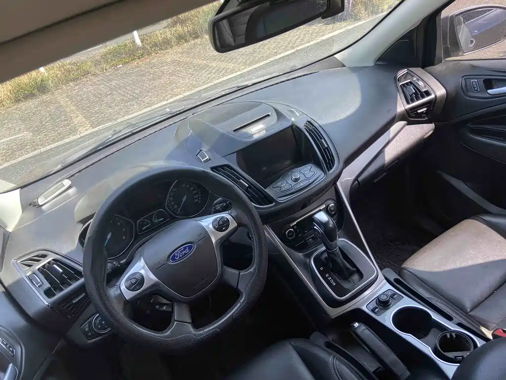 Ford Kuga 2016 — фото 9