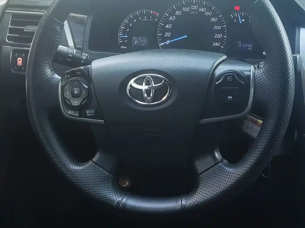 Toyota Camry 2017 — фото 18