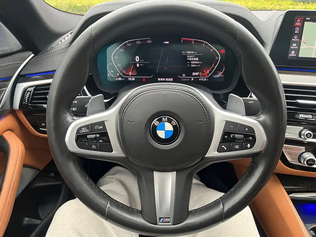 BMW 5 Series 2020 — фото 17