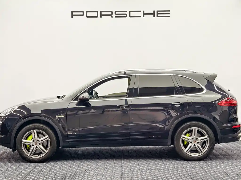 Porsche Cayenne New Energy 2017 — фото 4