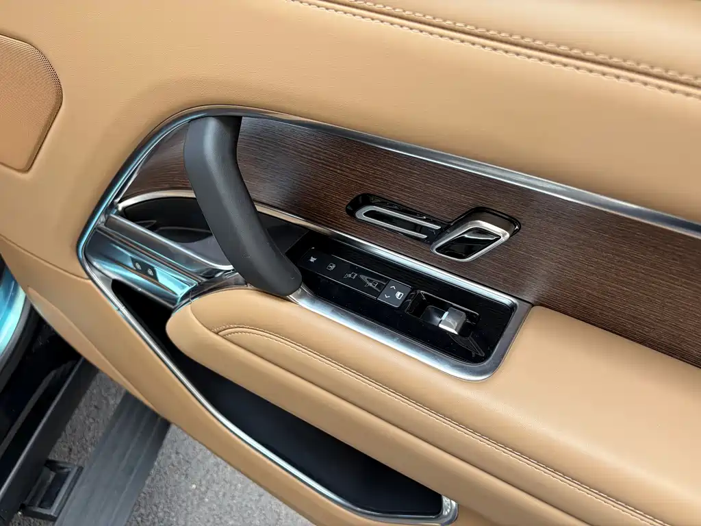 Land Rover Range Rover 2025 — фото 12