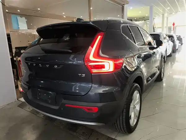 Volvo XC40 2021