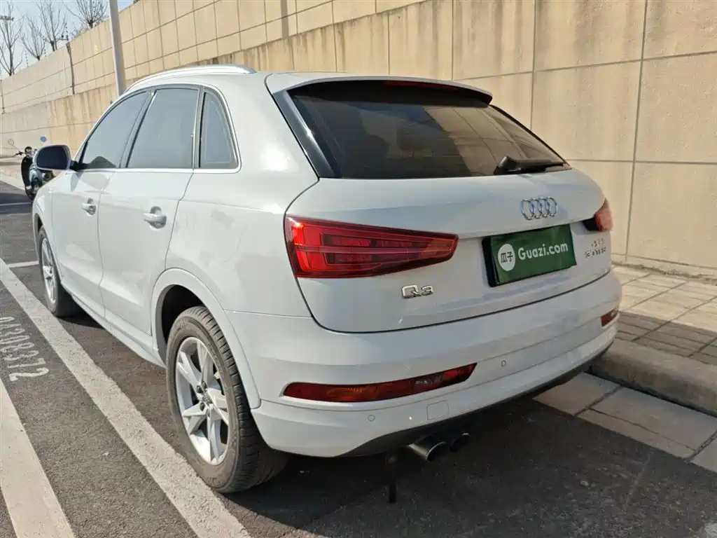 Audi Q3 2018 — фото 23