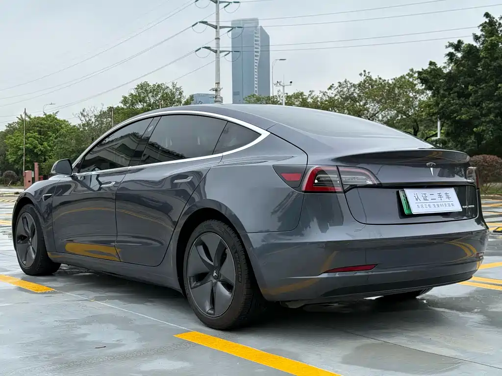 Tesla Model 3 2019 — фото 12
