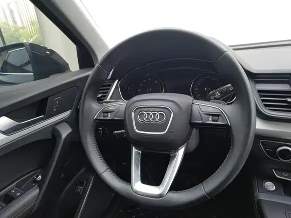 Audi Q5L 2020 — фото 4
