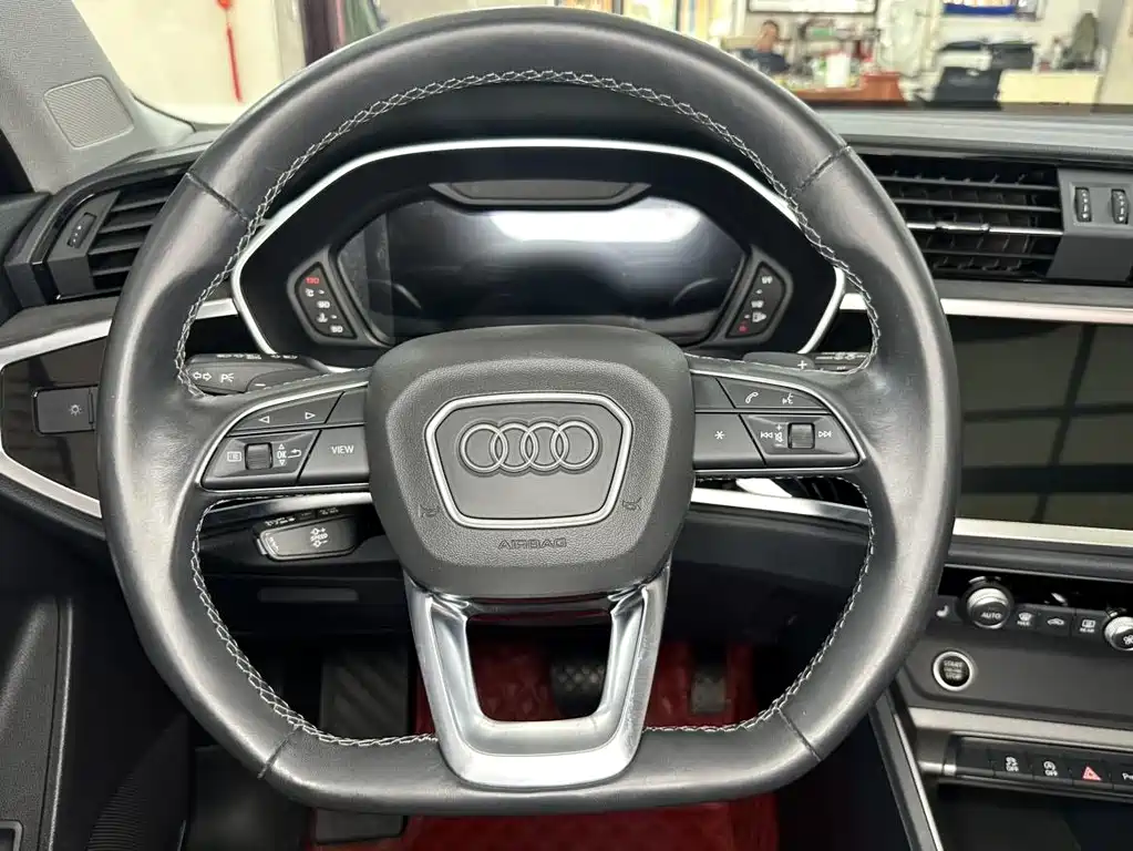 Audi Q3 2023 — фото 15