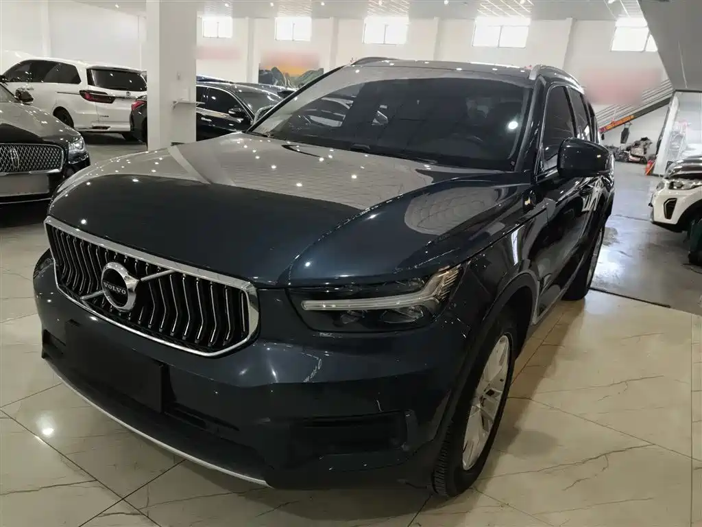 Volvo XC40 2021 — фото 2