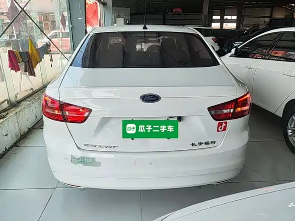 Ford Escort 2015