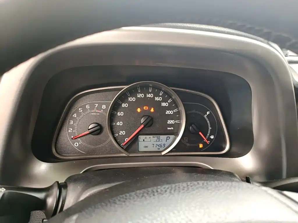 Toyota RAV4 2018 — фото 12