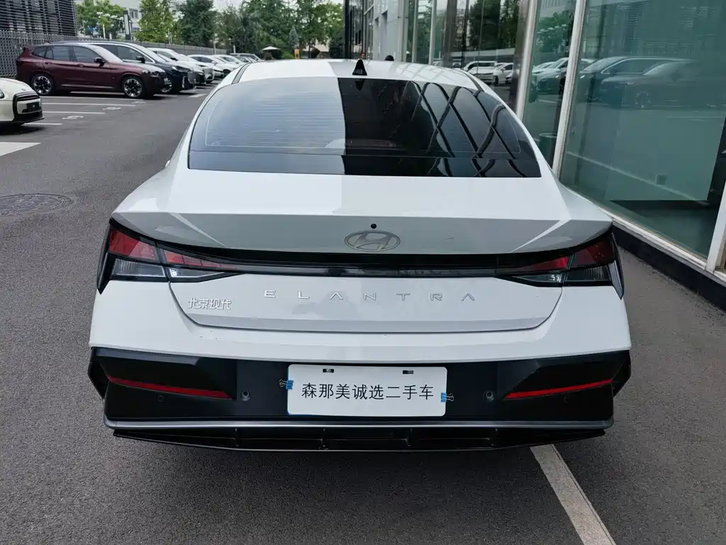 Hyundai Elantra 2024