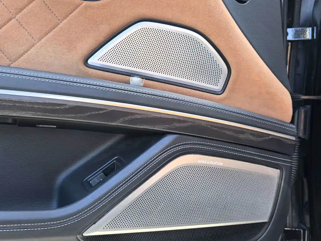 Audi A8 2022 — фото 9