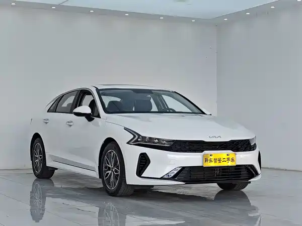 Kia K5 2025