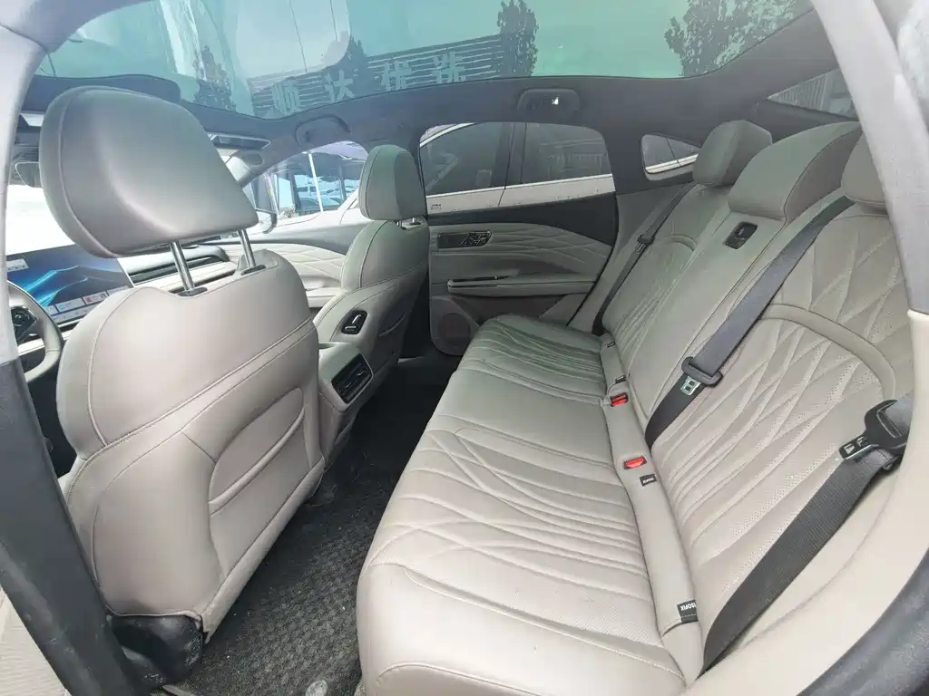 Geely Galaxy Starshine 8 2025 — фото 5