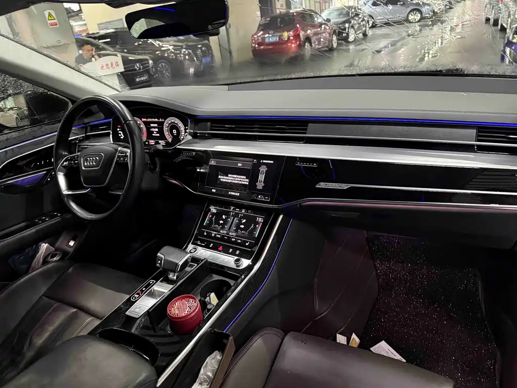 Audi A8 2023 — фото 14