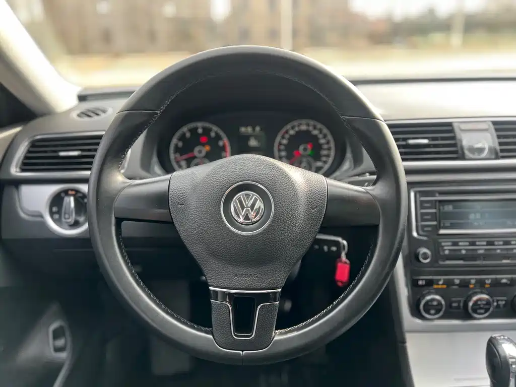 Volkswagen Passat 2015 — фото 8
