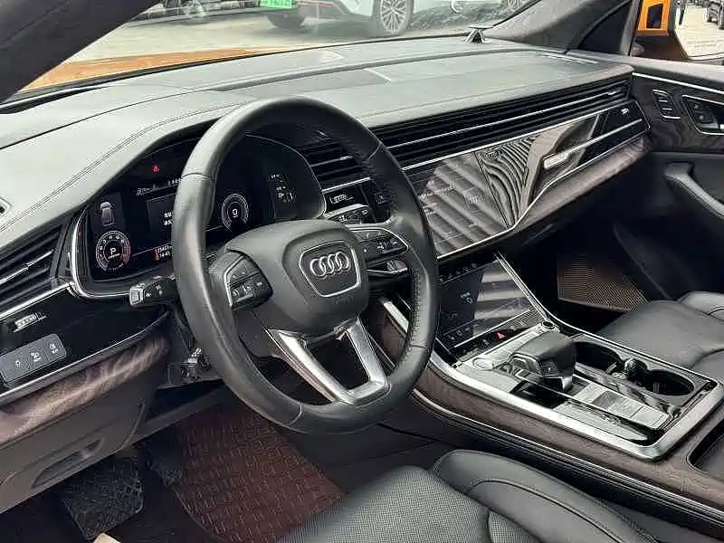 Audi Q8 2018 — фото 4