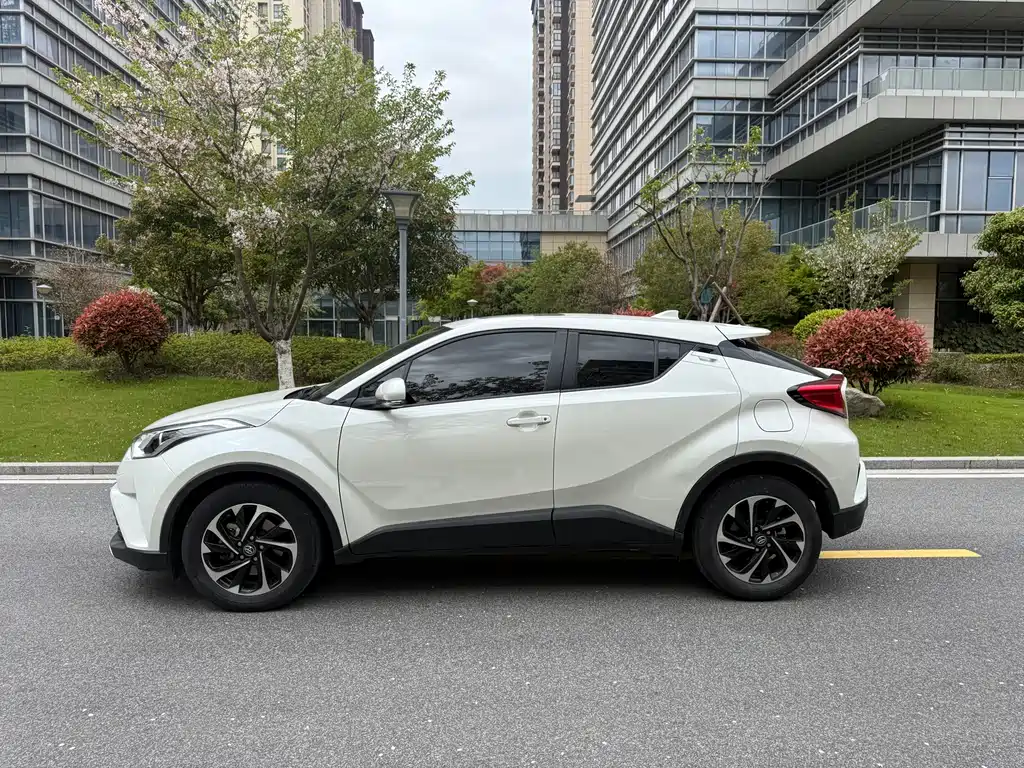 Toyota IZOA 2021 — фото 4