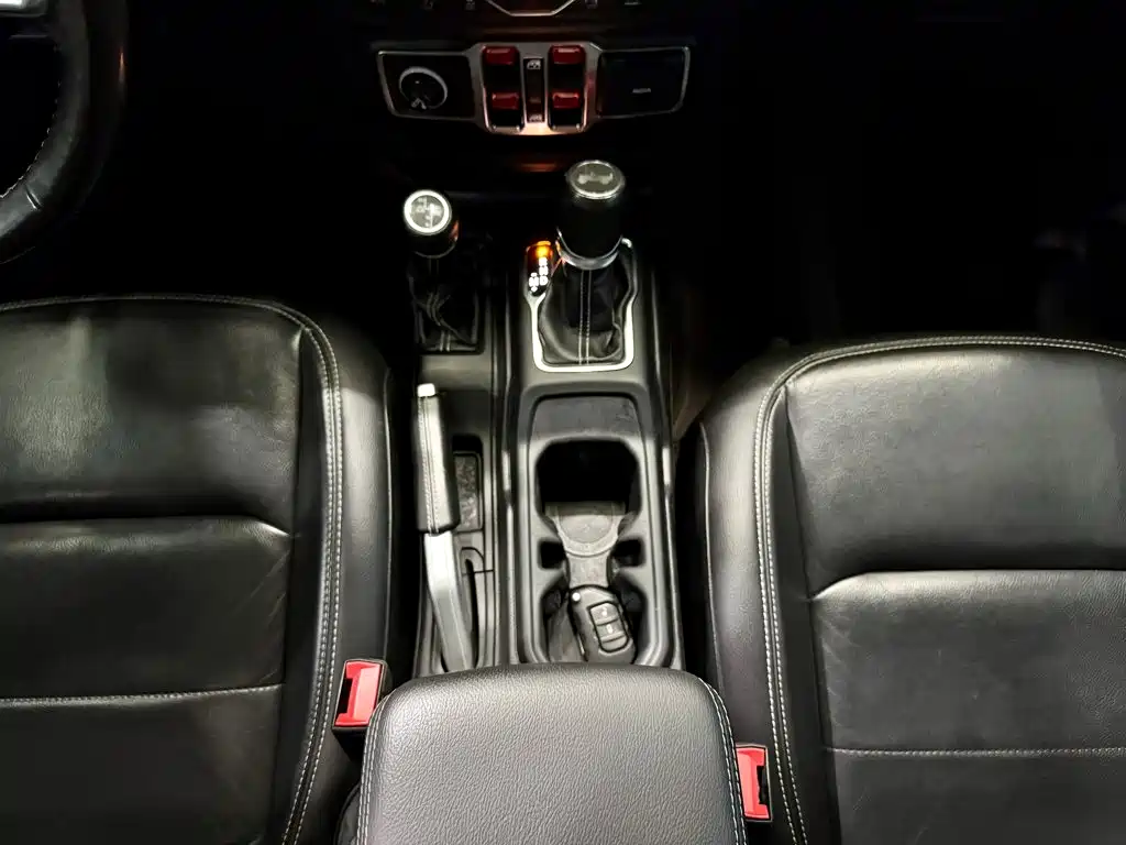 Jeep Wrangler 2021 — фото 19