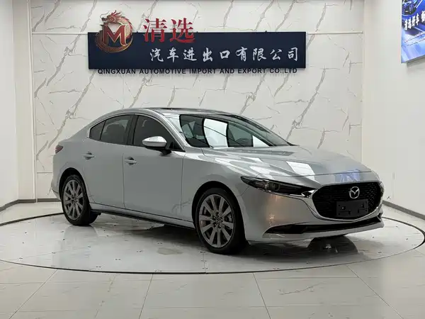Mazda 3 Axela 2022