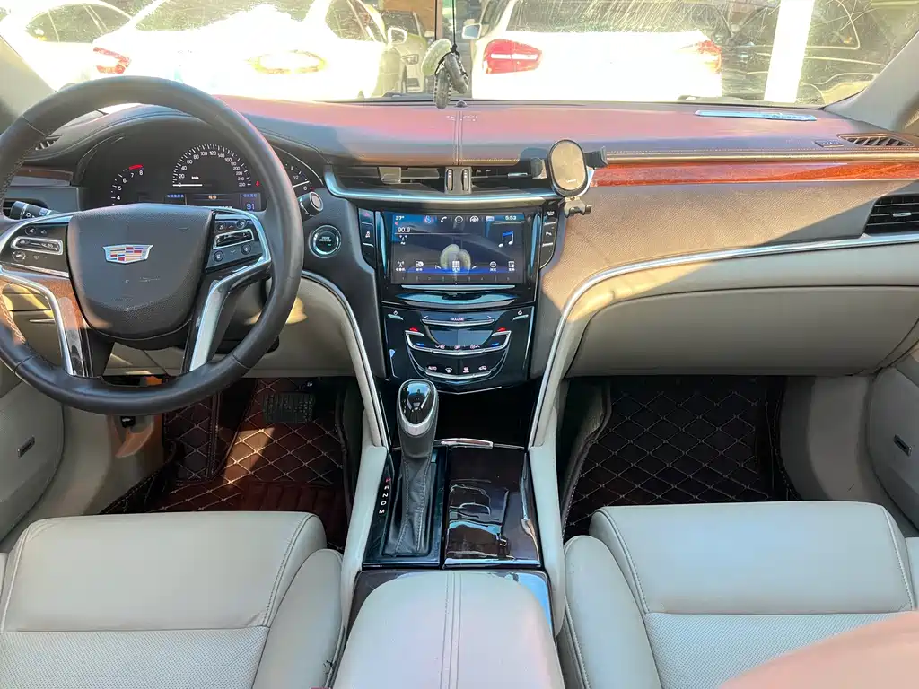 Cadillac XTS 2016 — фото 18