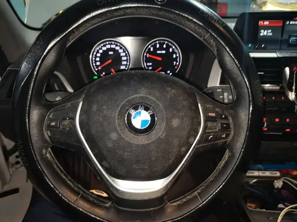 BMW 1 Series 2018 — фото 11