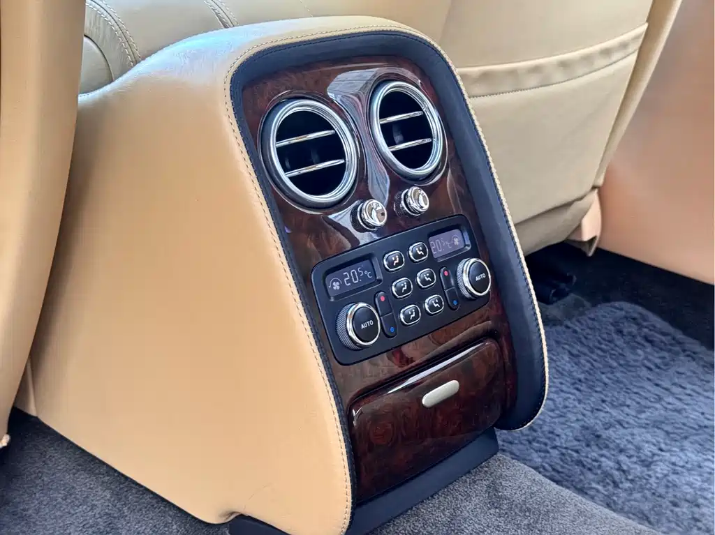 Bentley Flying Spur 2007 — фото 19