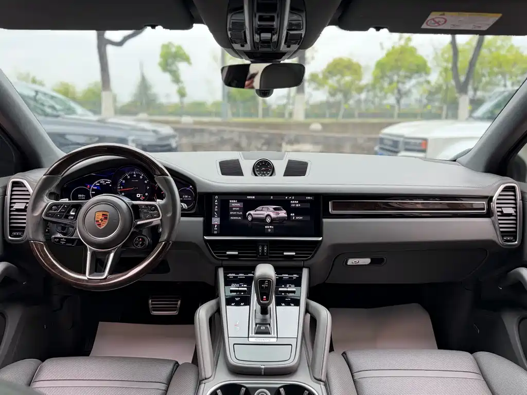 Porsche Cayenne 2018 — фото 16