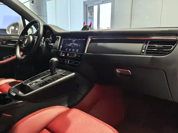 Porsche Macan 2023
