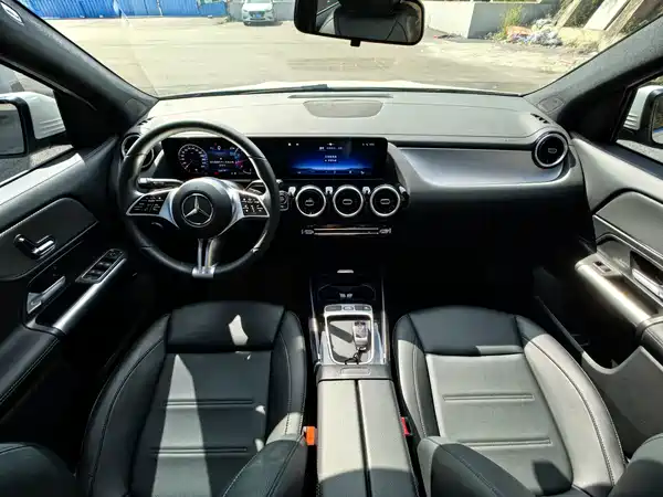 Mercedes-Benz GLA 2024