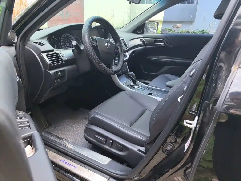 Honda Accord 2015 — фото 12