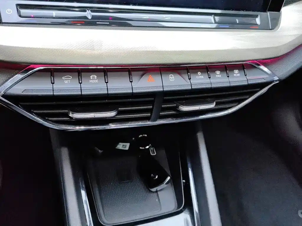 Skoda Octavia 2023 — фото 13