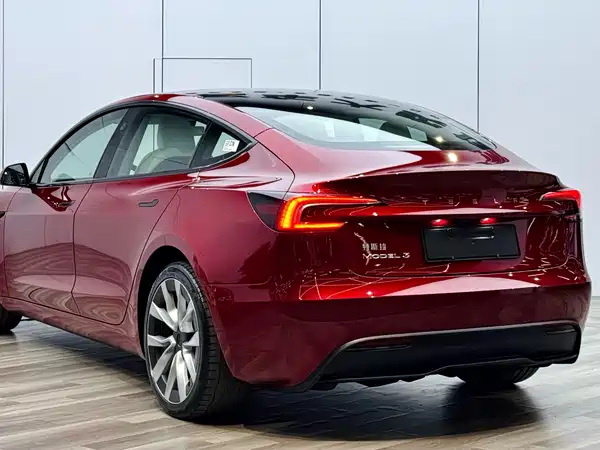 Tesla Model 3 2023