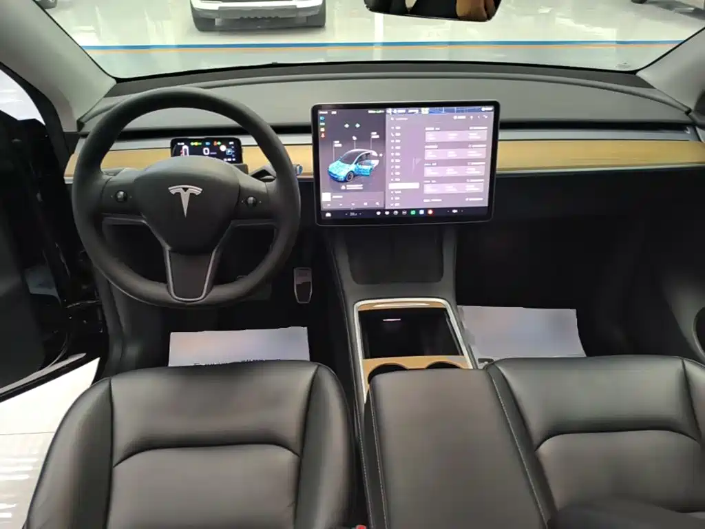 Tesla Model Y 2022 — фото 10