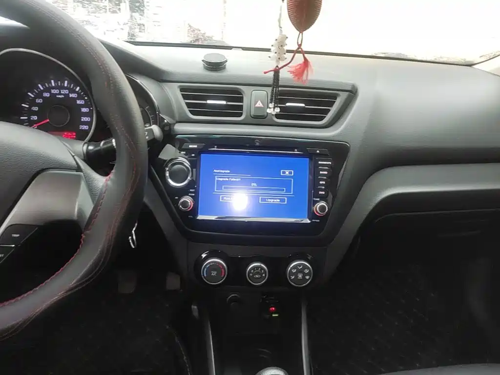 Kia K2 2015 — фото 13